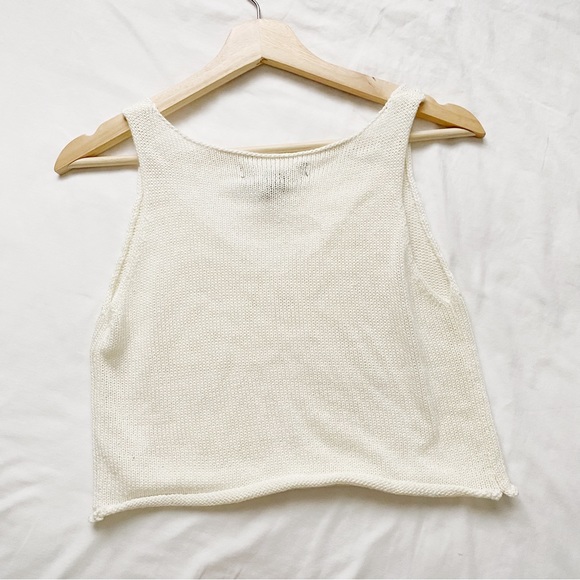 Off White Fitted Knit Cropped V-Neck Tank Top - Picture 5 of 6